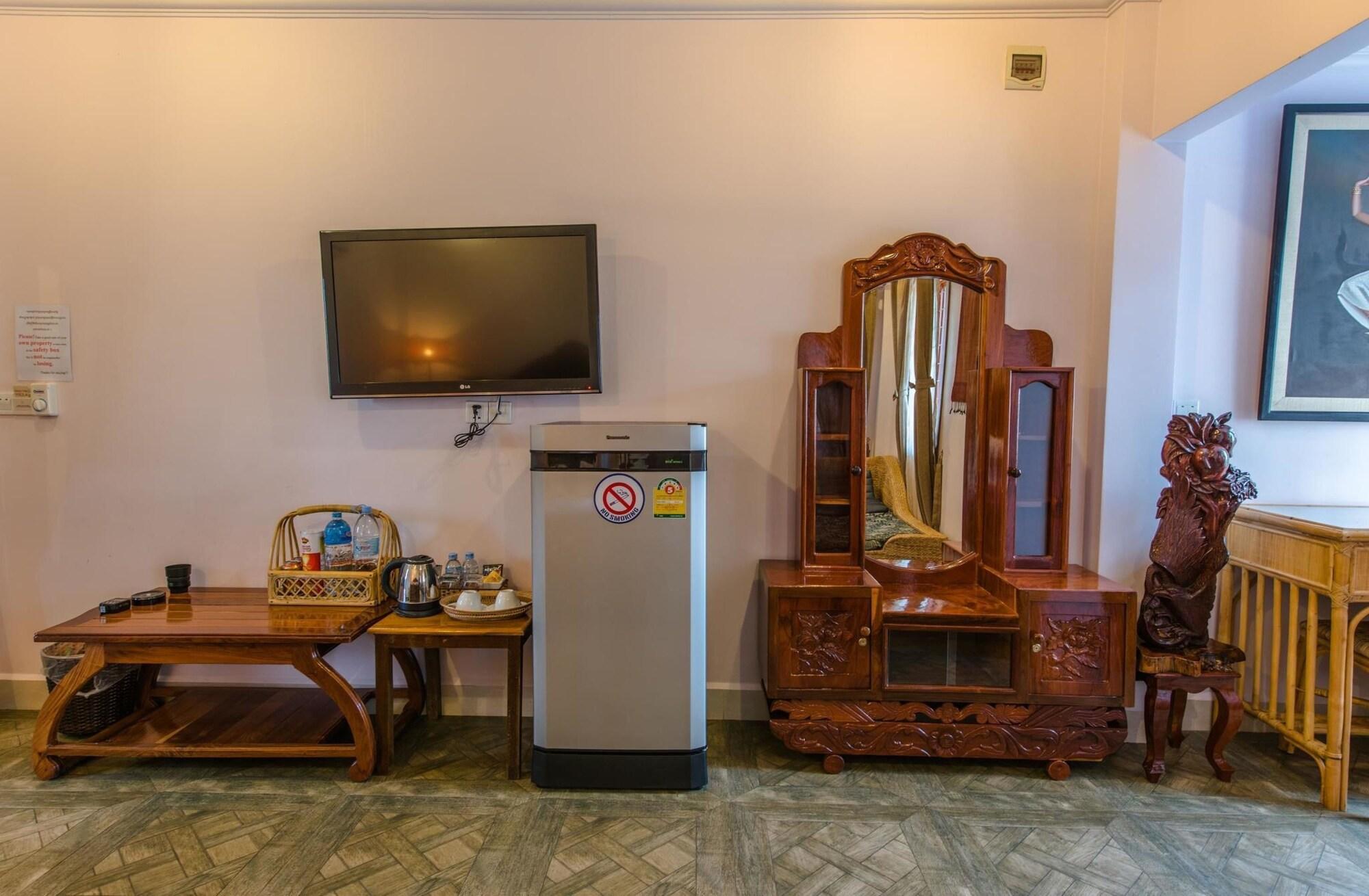 Delux Villa Батамбанг Екстериор снимка