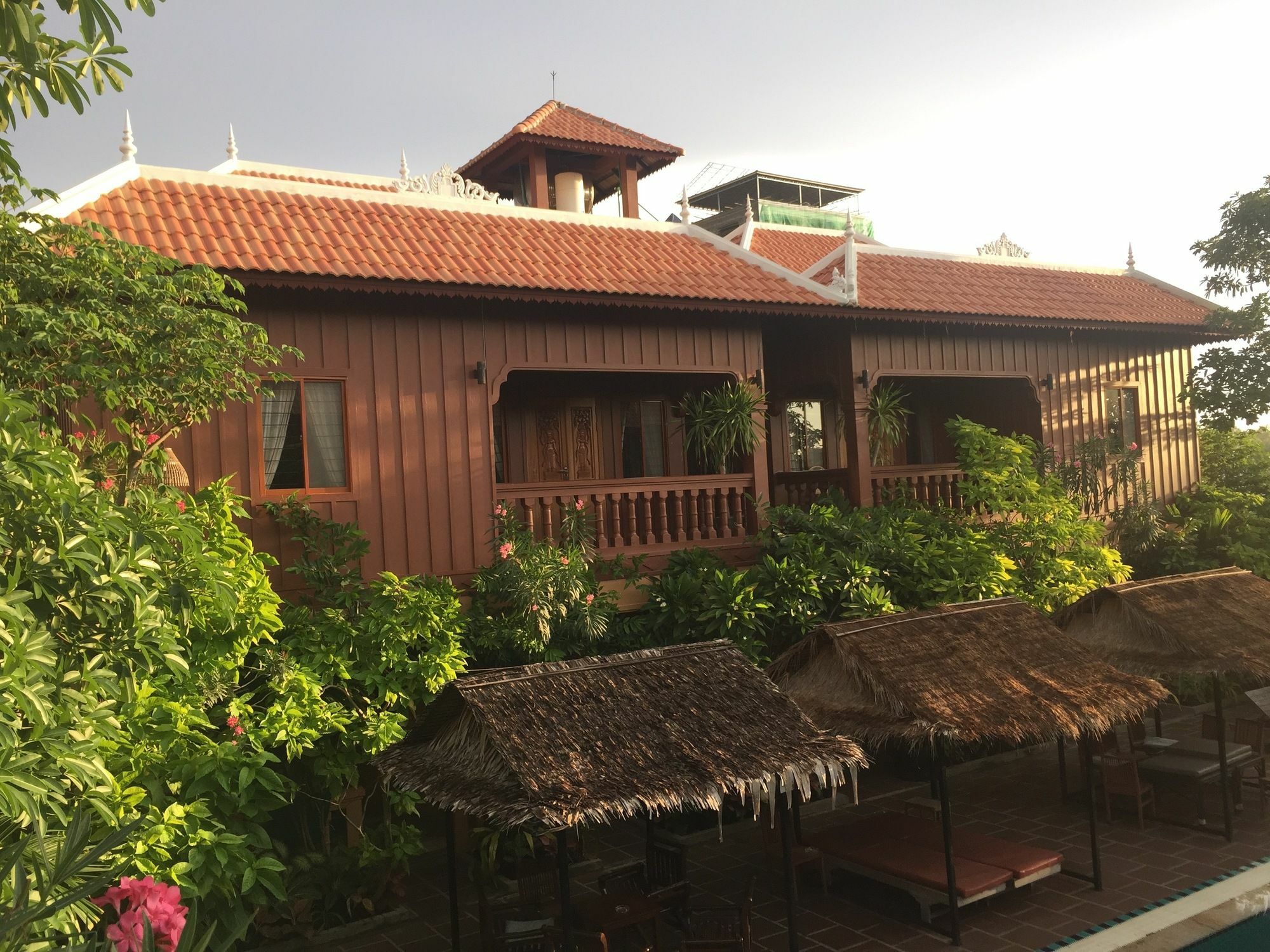 Delux Villa Батамбанг Екстериор снимка