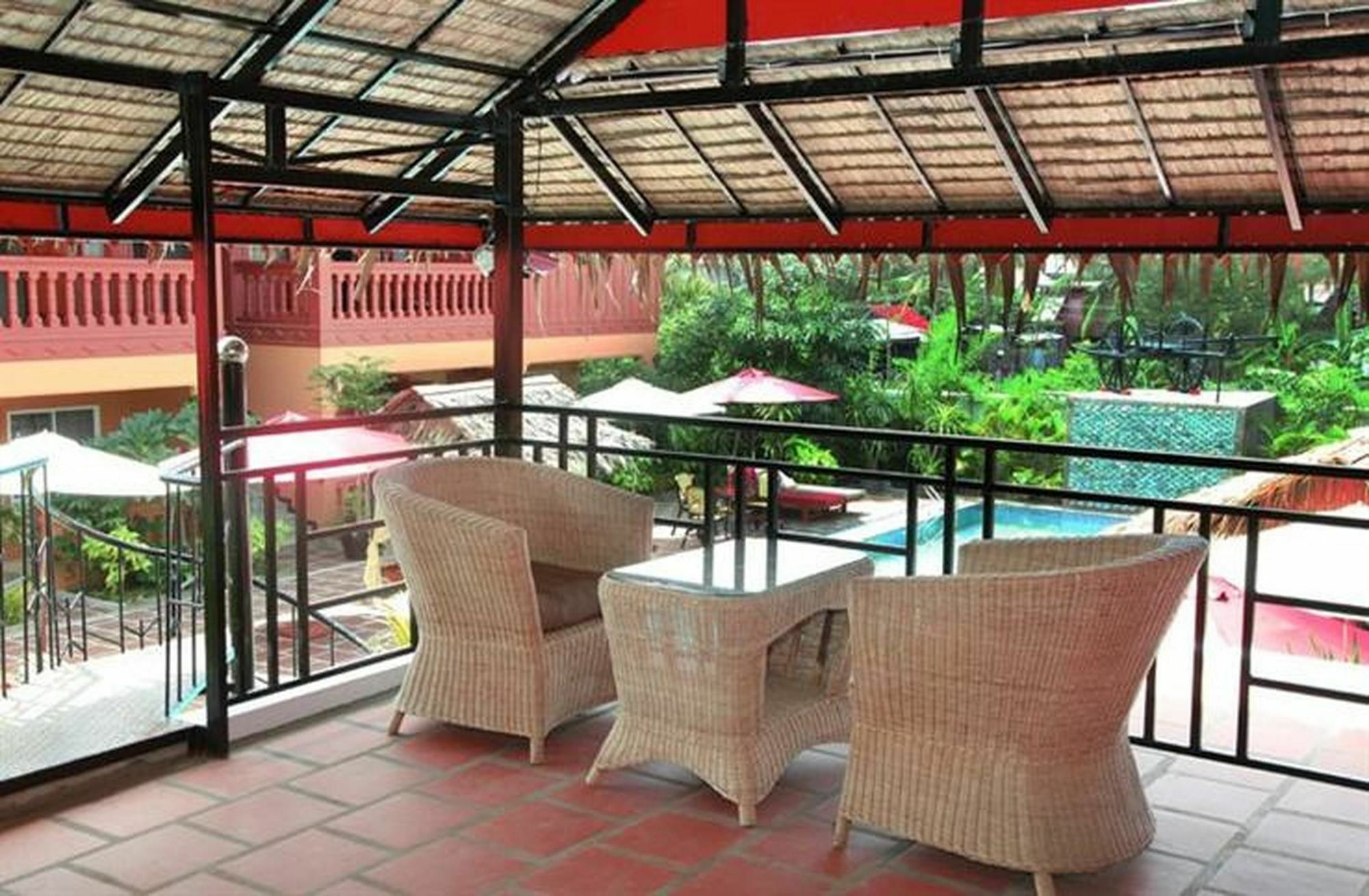 Delux Villa Батамбанг Екстериор снимка