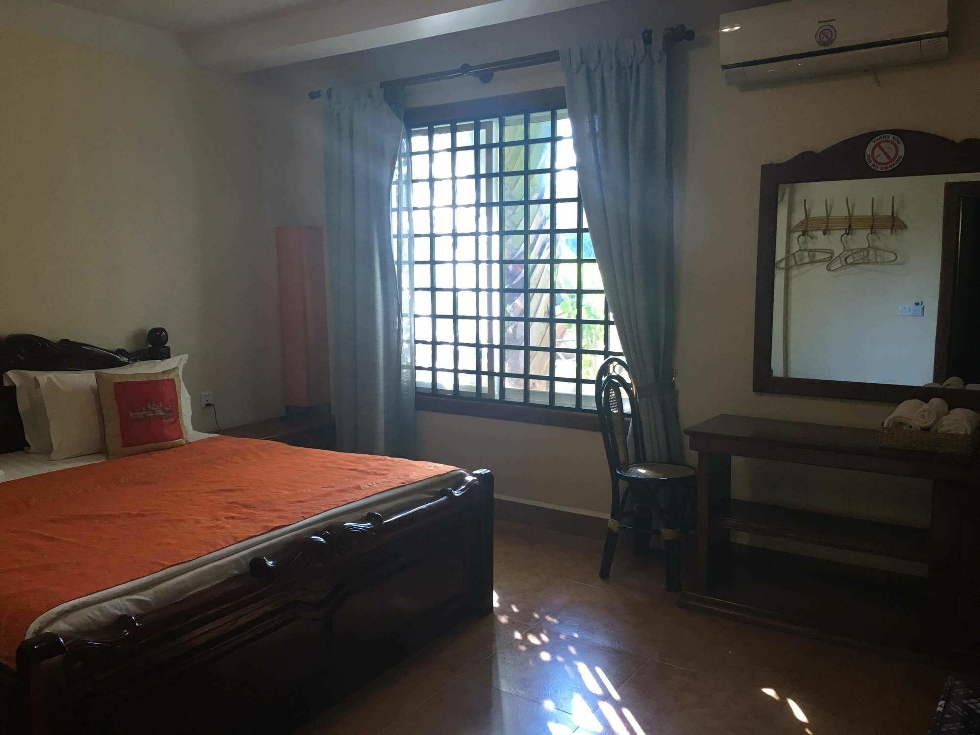 Delux Villa Батамбанг Екстериор снимка
